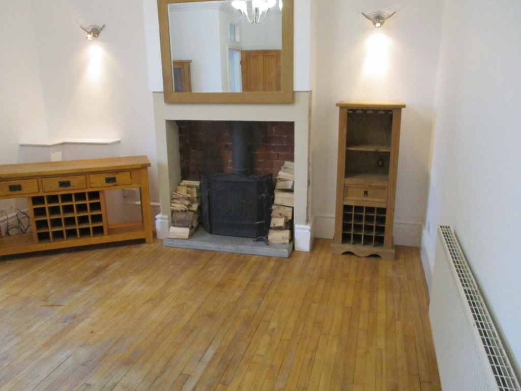 Property photo 3 of 12 Photo