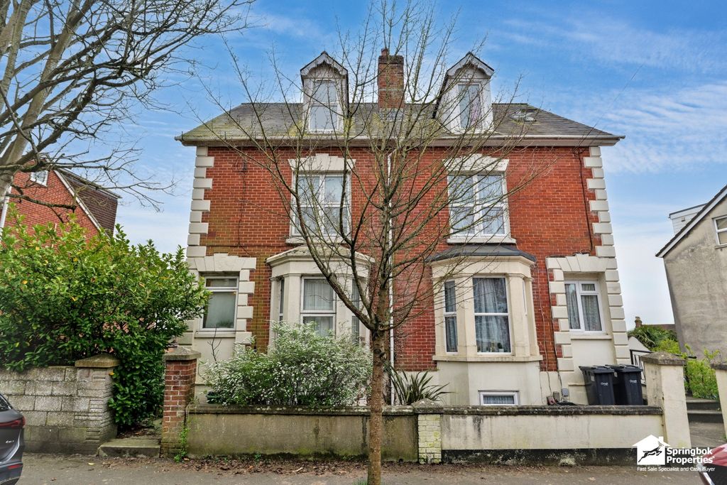 Property photo 1 of 13 Front View