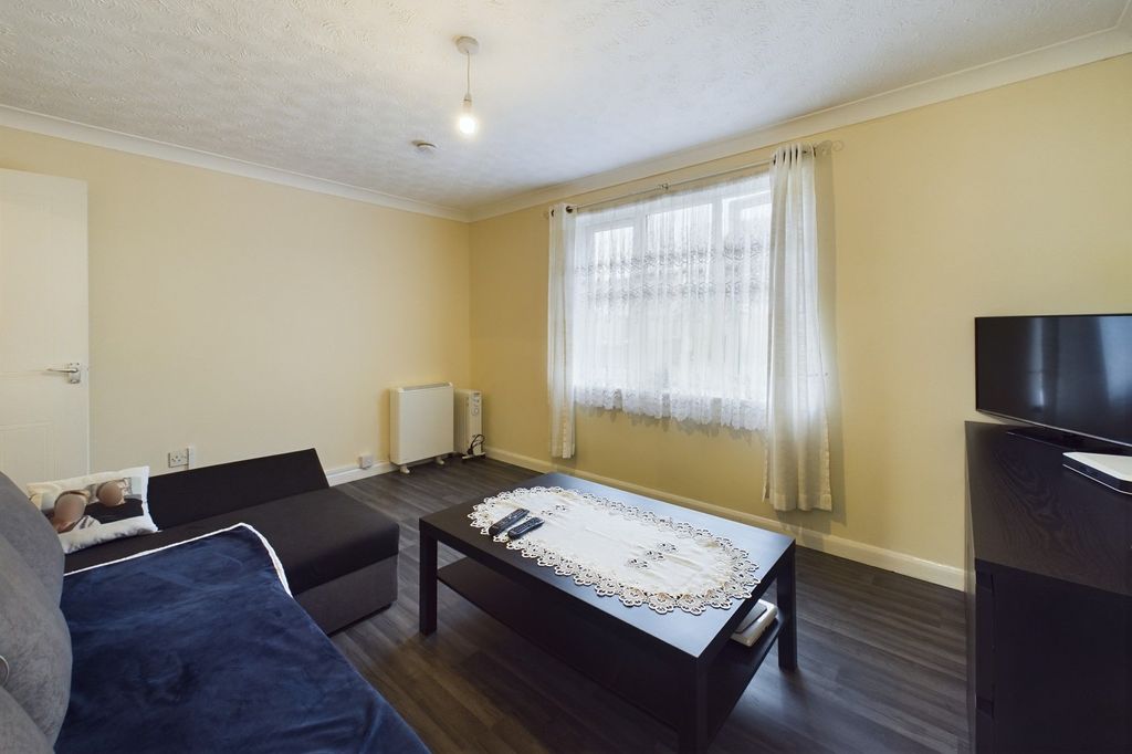 Property photo 3 of 5