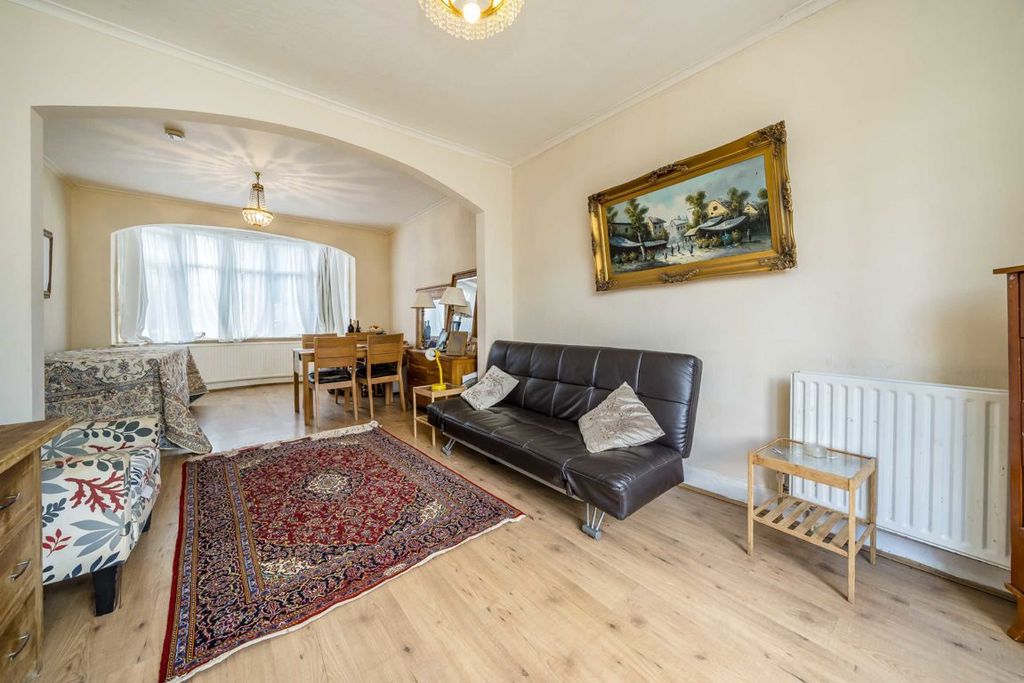 Property photo 2 of 5