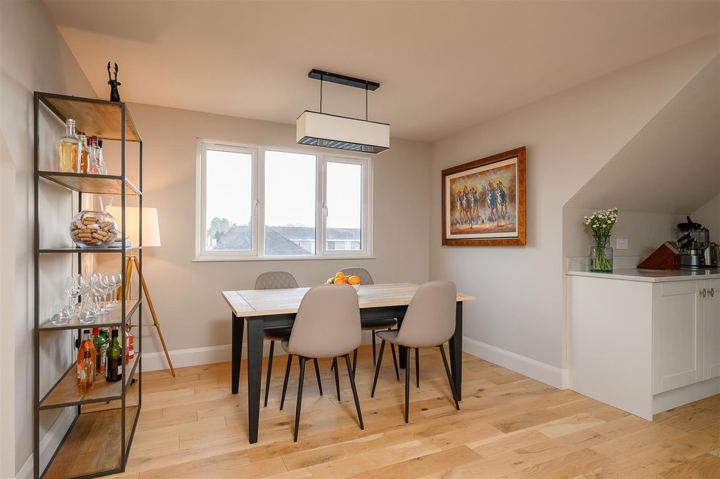 Property photo 3 of 11 Dining Space