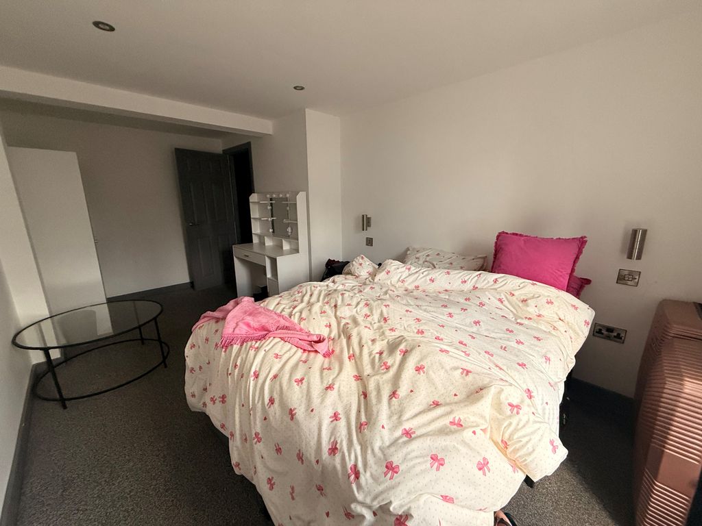 Property photo 2 of 6 Image