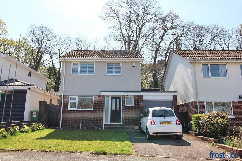 Property photo 1 of 21 Potters Way
