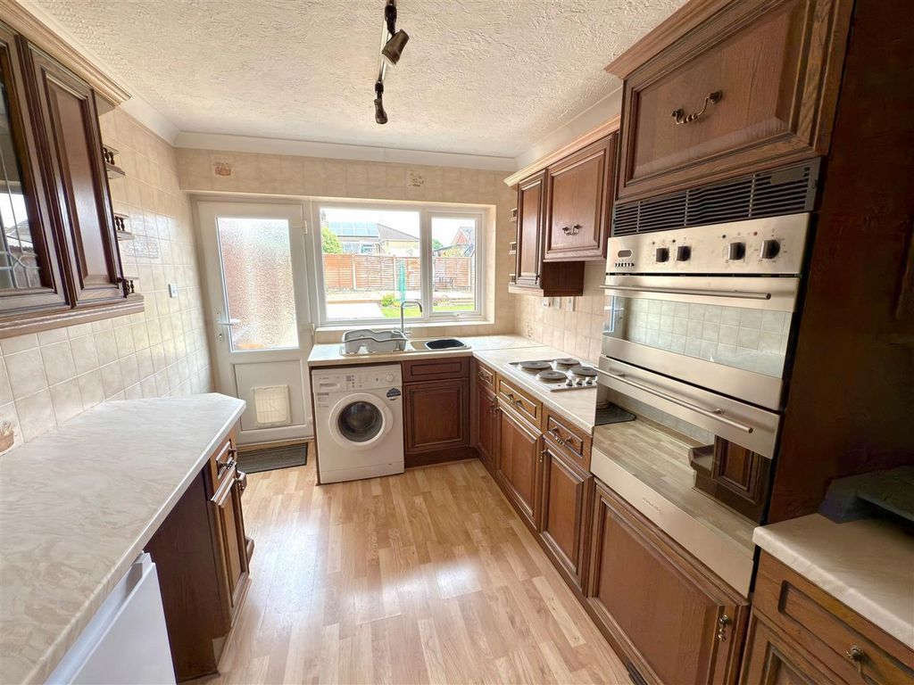 Property photo 3 of 10 Kitchen Area.Jpg