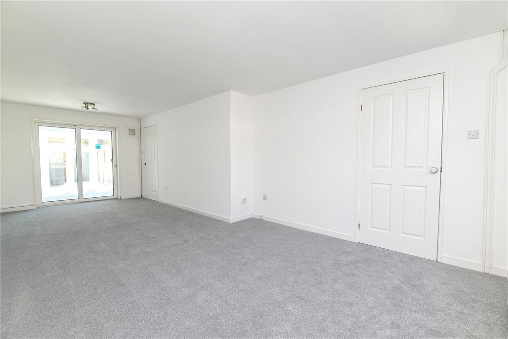 Property photo 2 of 15 Picture No. 04