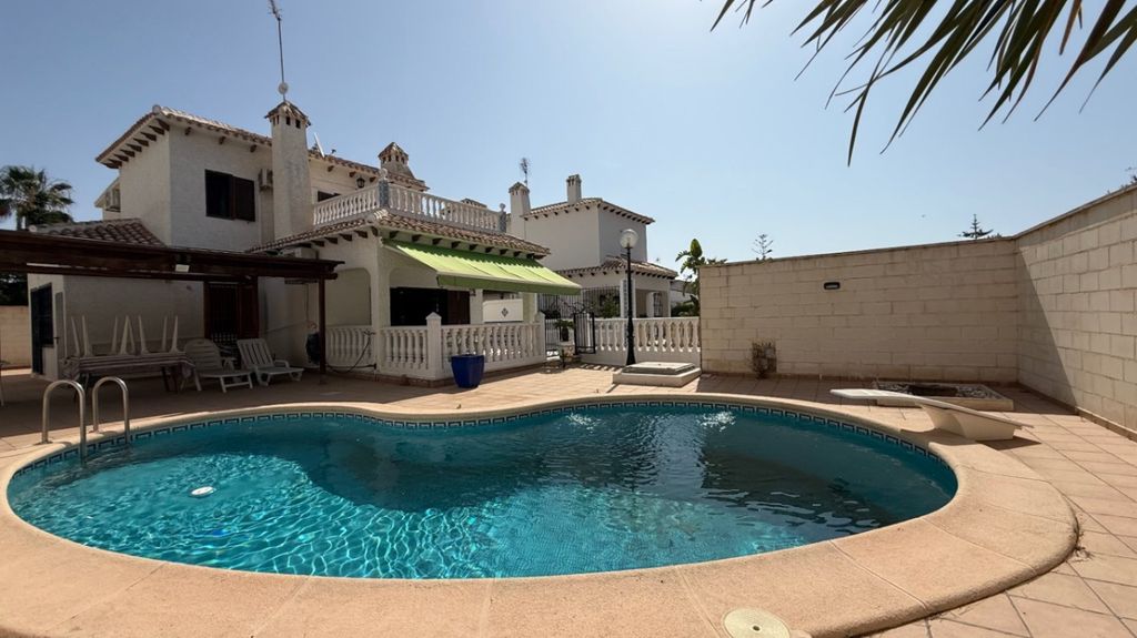 Property photo 1 of 50