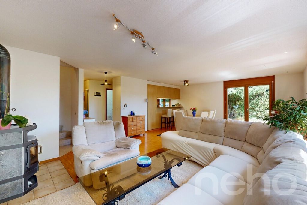 Property photo 3 of 12