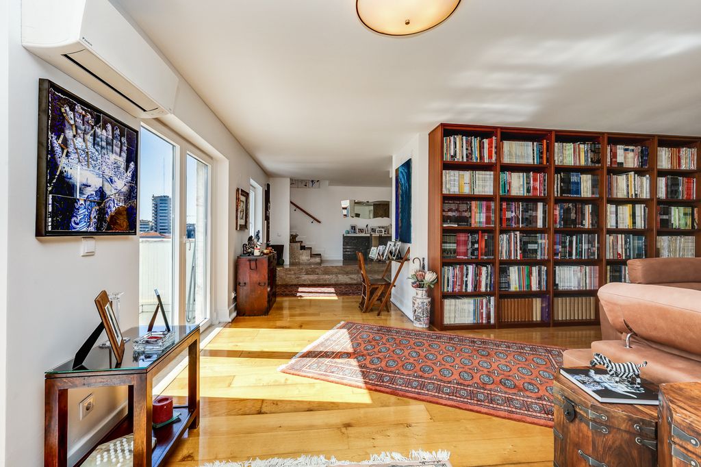 Property photo 2 of 51