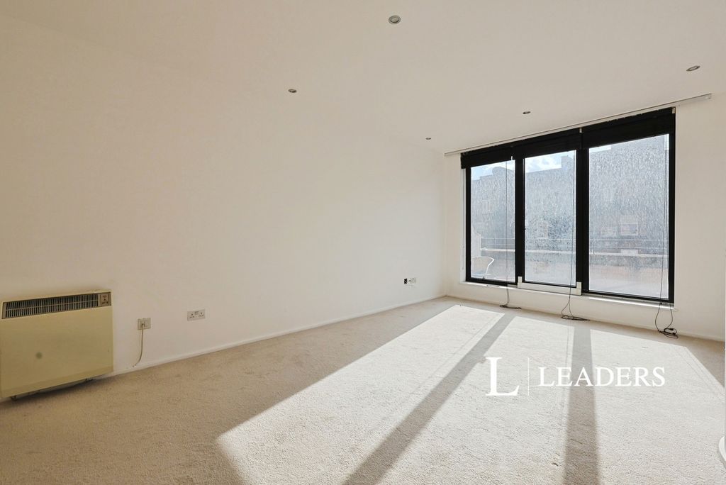 Property photo 2 of 18 Pbox-Img.Jpg