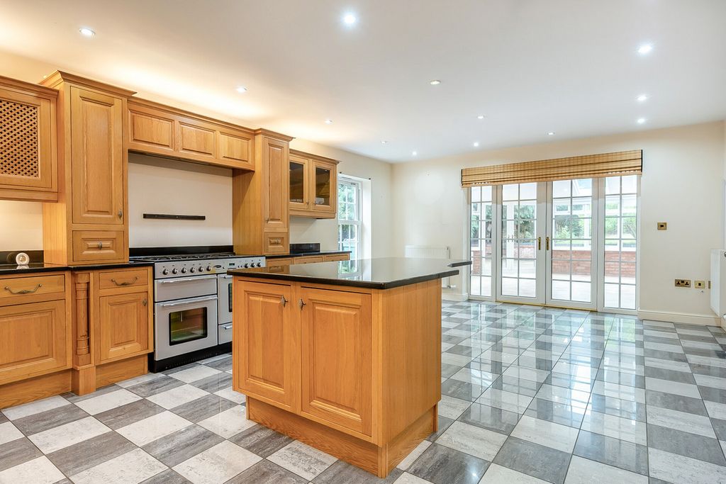 Property photo 2 of 49