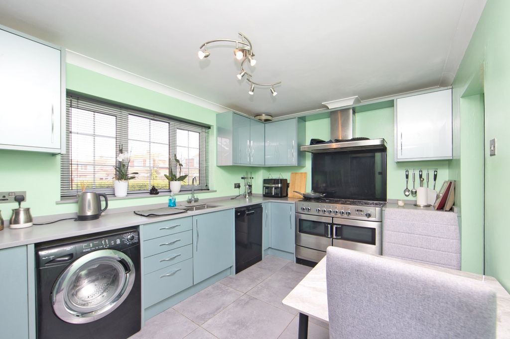 Property photo 3 of 10 Picture 3