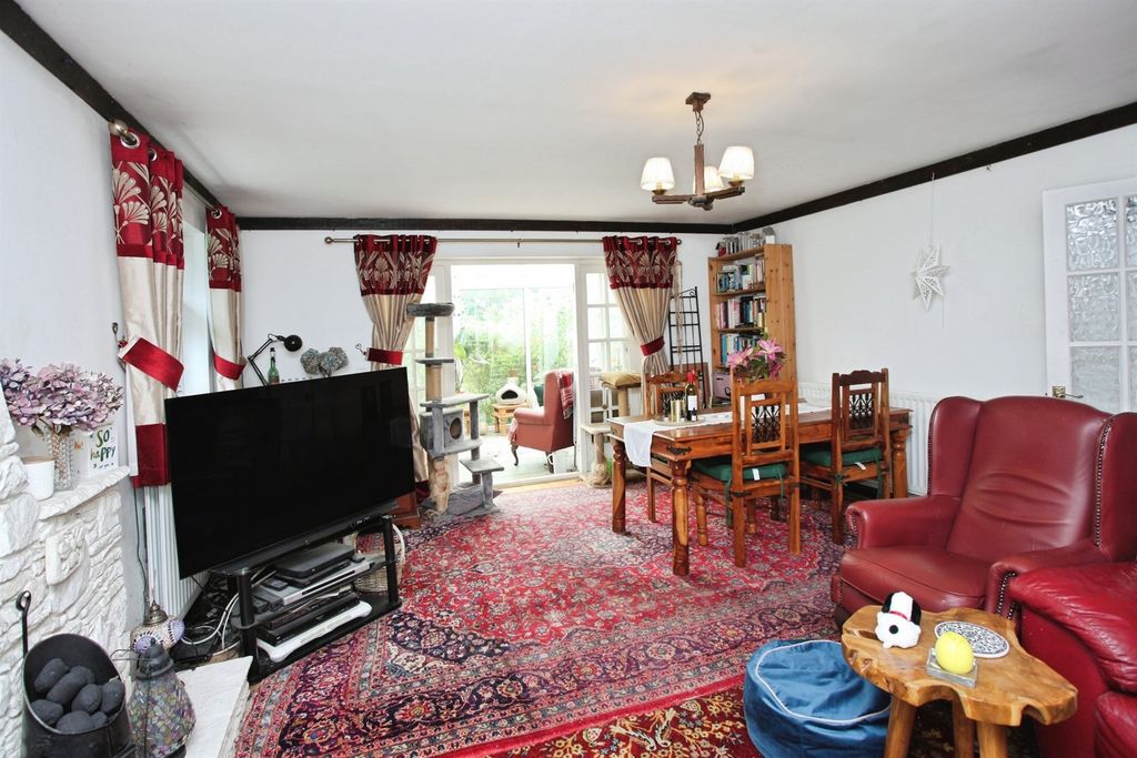 Property photo 2 of 34