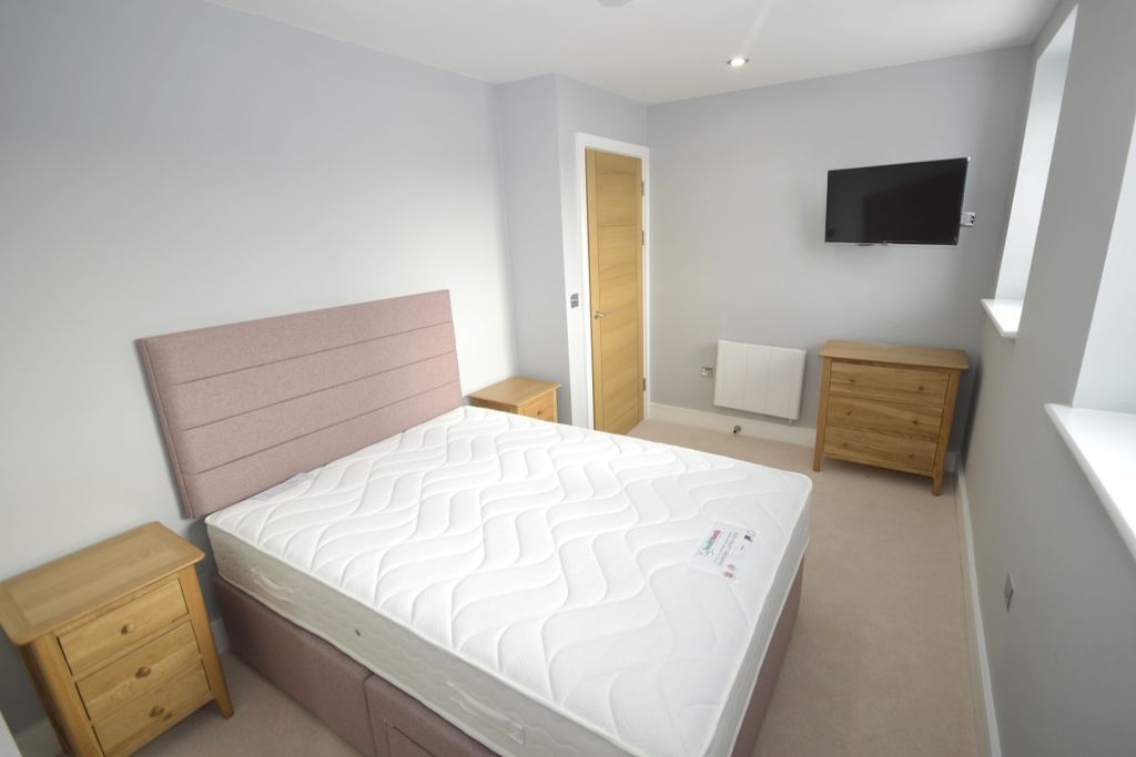 Property photo 3 of 9 Bedroom