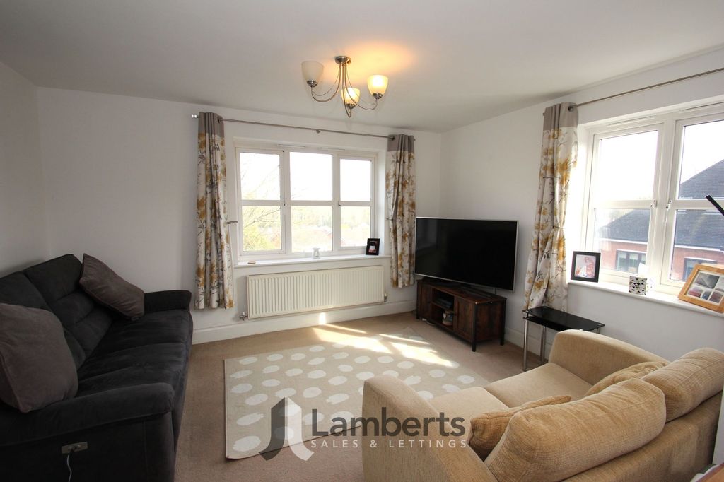 Property photo 3 of 20 Lounge