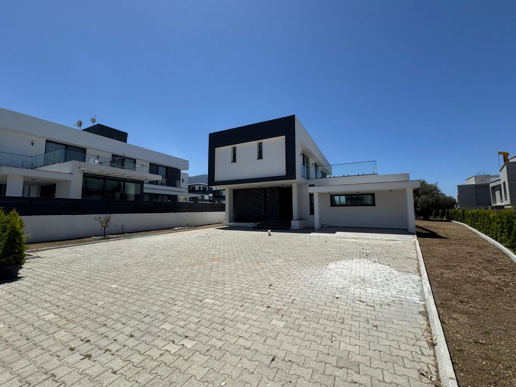 Property photo 3 of 20