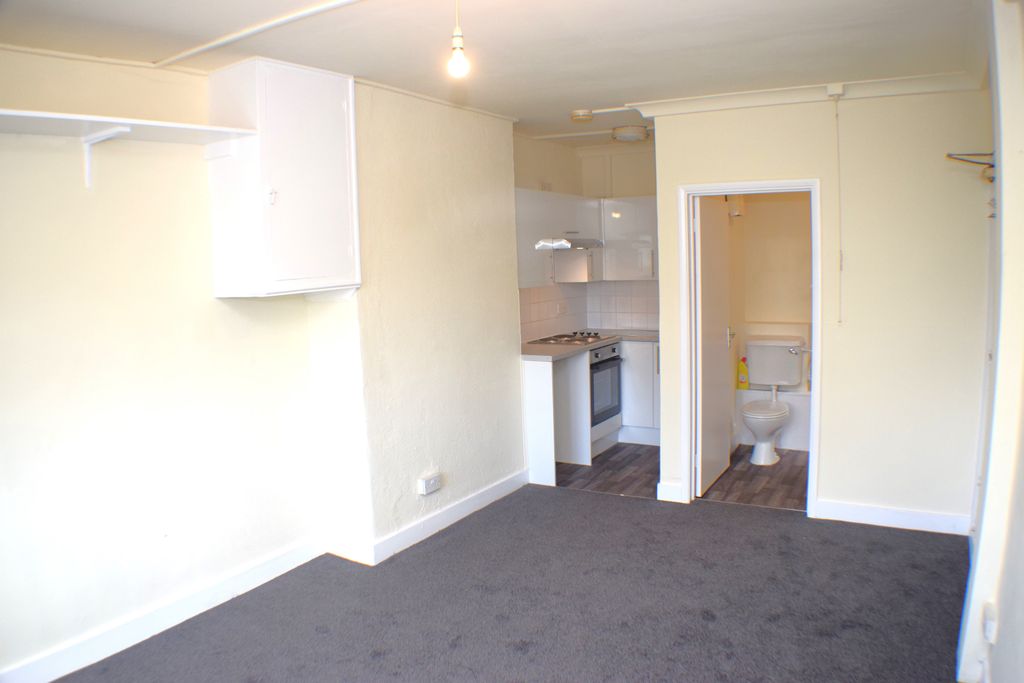Property photo 2 of 11 Studio