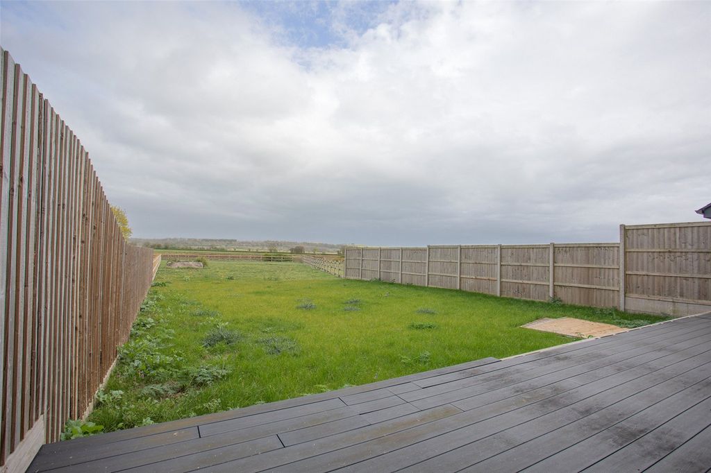 Property photo 3 of 20 Picture No. 17