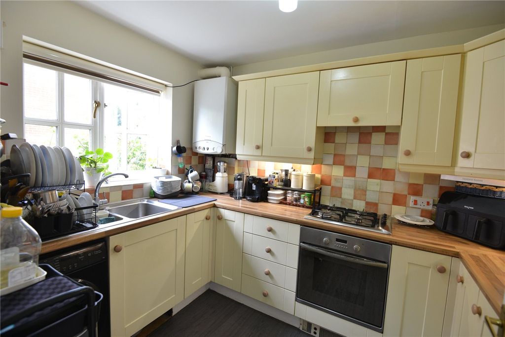 Property photo 2 of 15 Kitchen