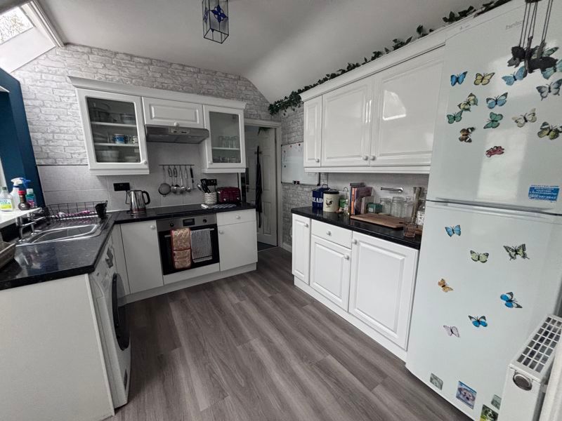 Property photo 2 of 17 Kitchen