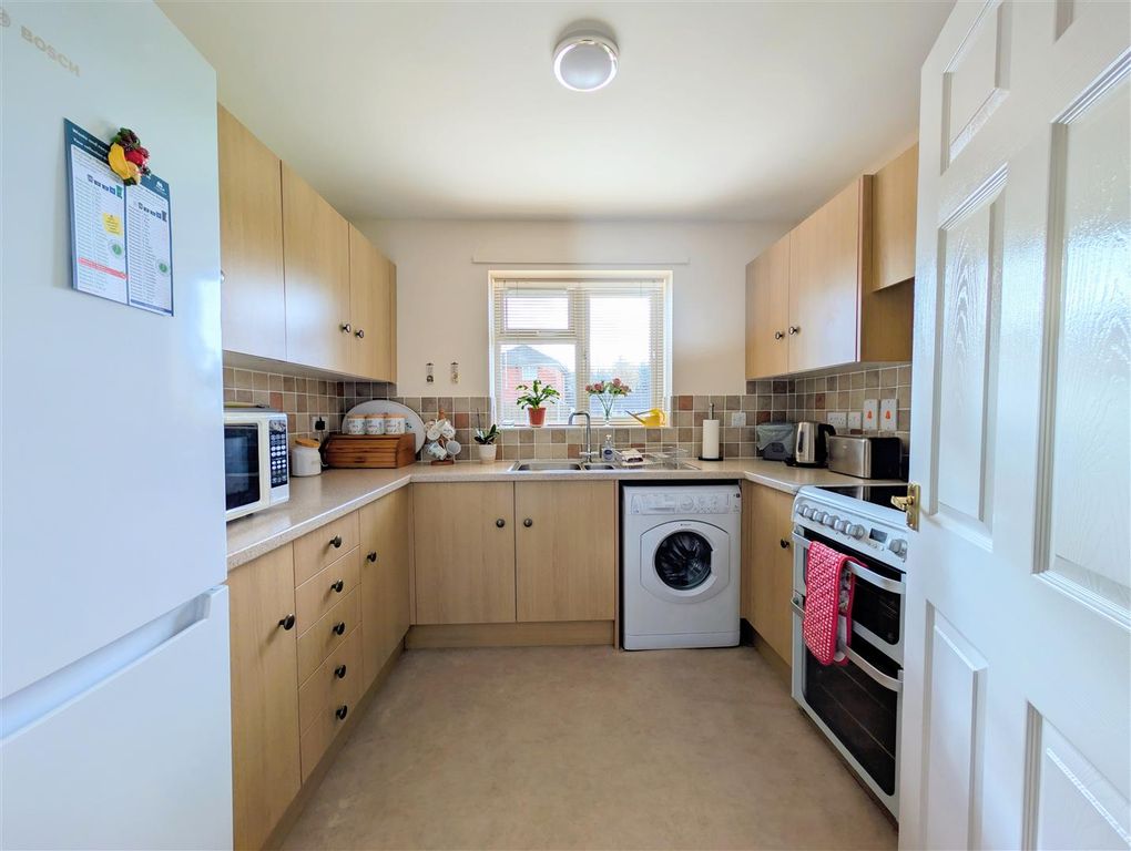 Property photo 3 of 11