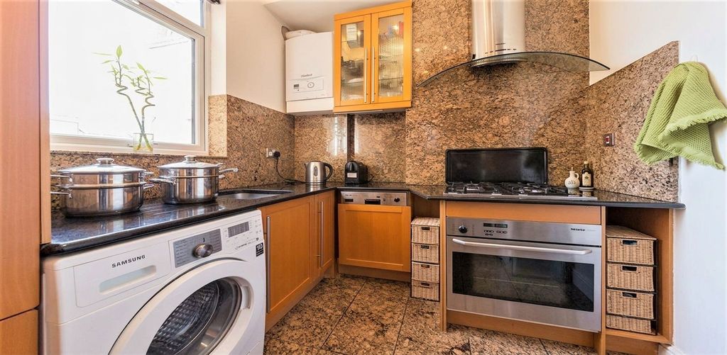 Property photo 3 of 3