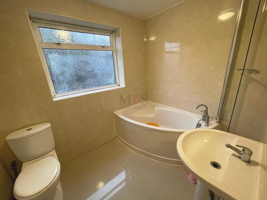 Property photo 3 of 15 Photo 5
