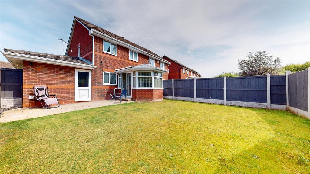 Property photo 3 of 20 Grantham Crescent Rear Garden