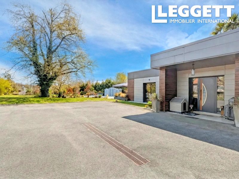 Property photo 2 of 10