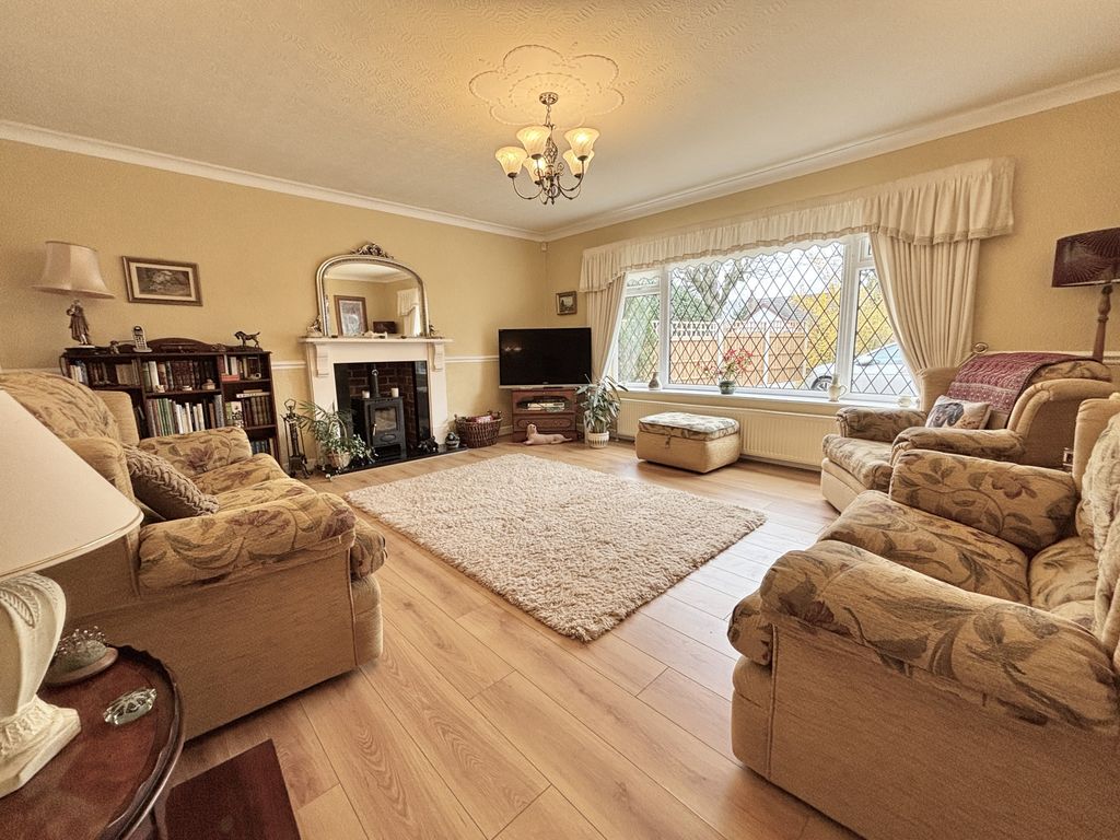 Property photo 2 of 41