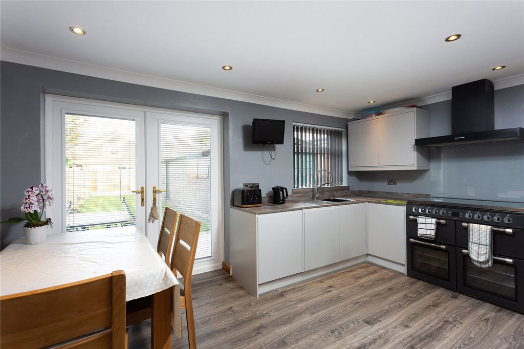 Property photo 2 of 14 Photos