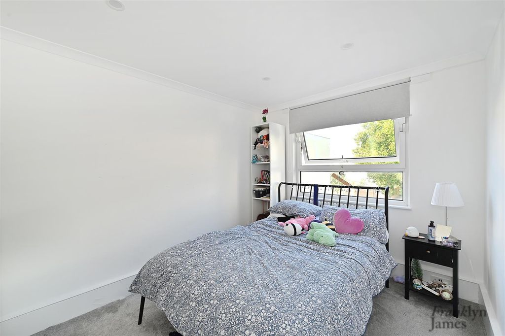 Property photo 2 of 8 7-Barleycorn-Way (6).Jpg