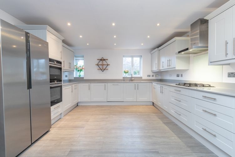 Property photo 1 of 7 270789