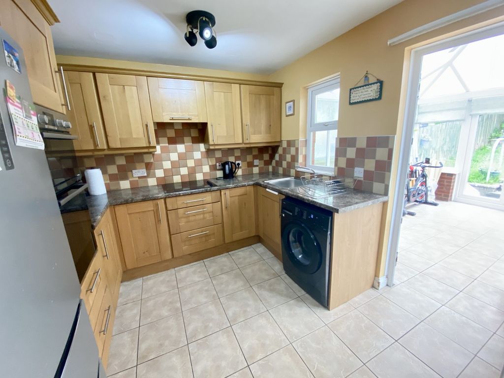 Property photo 3 of 8 Kitchen-Breakfast Room