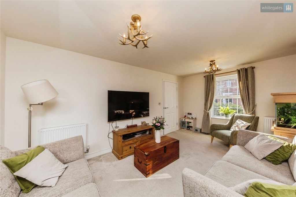 Property photo 3 of 21 Picture No. 37