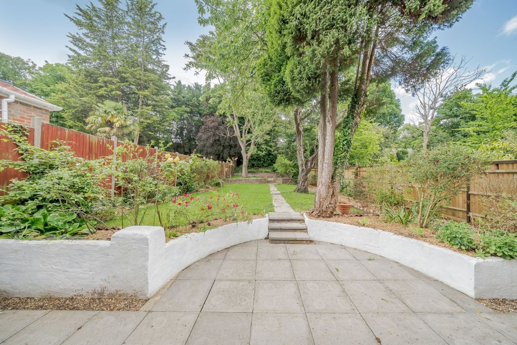 Property photo 2 of 17 1135042 (19)