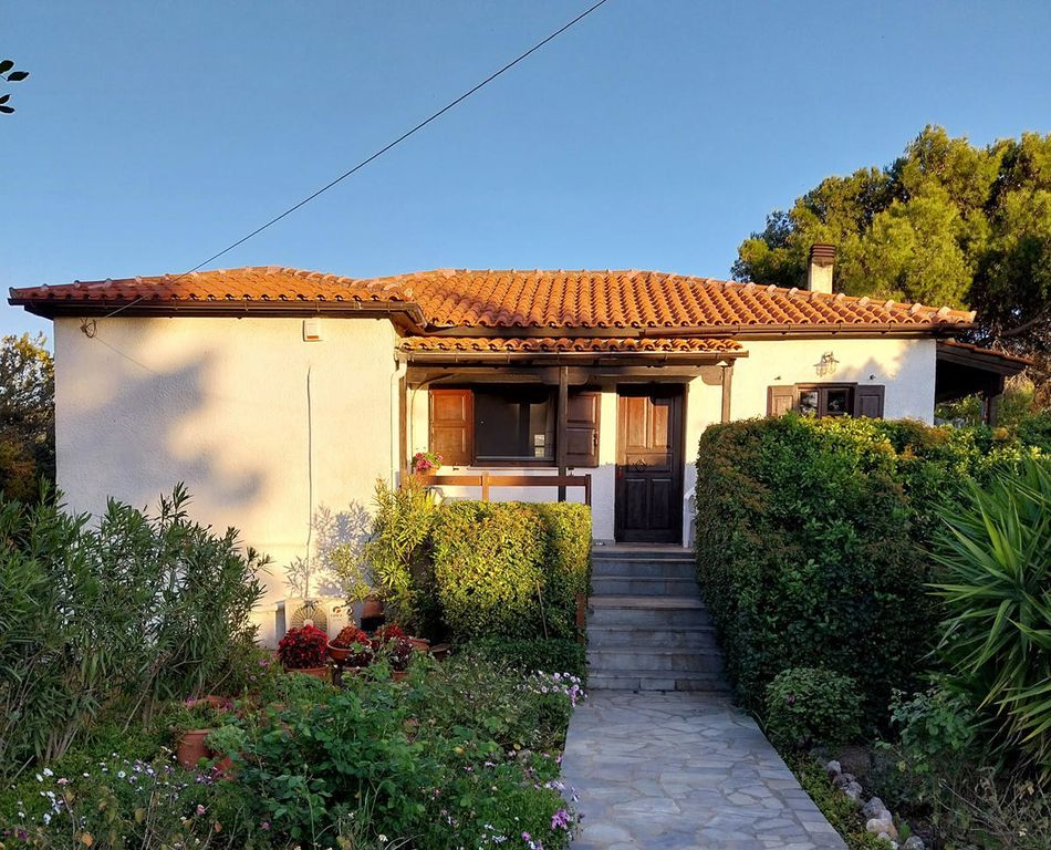 Property photo 1 of 16