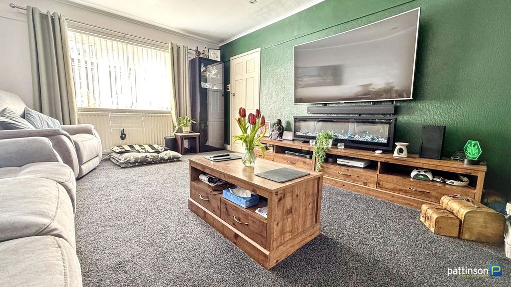 Property photo 2 of 31