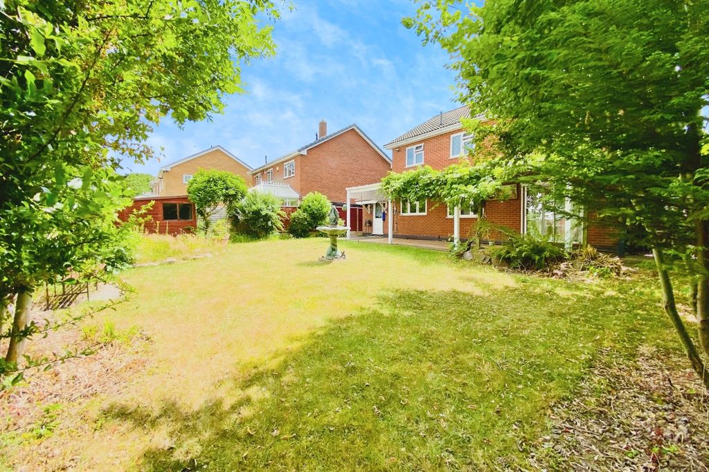 Property photo 2 of 31