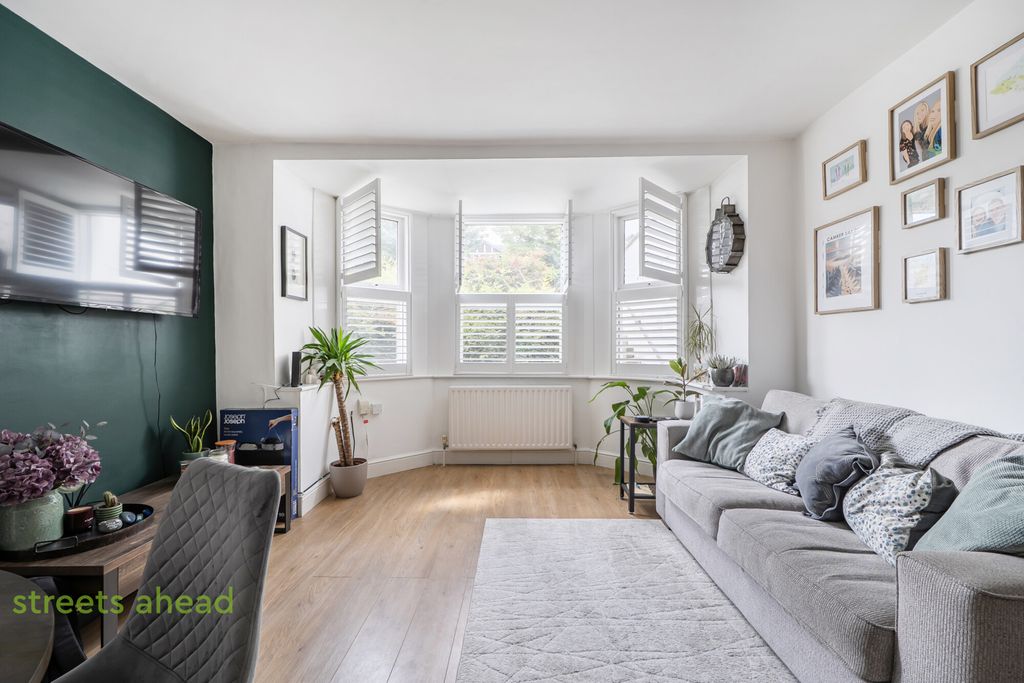 Property photo 3 of 20 A9404Ec2-c223-429...