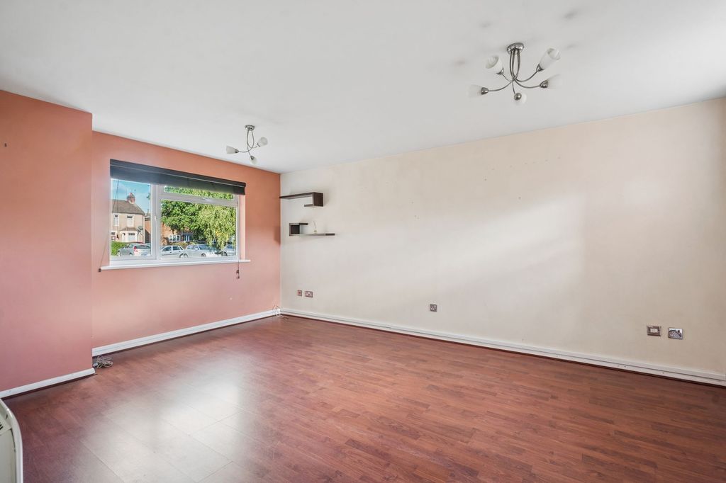 Property photo 2 of 12