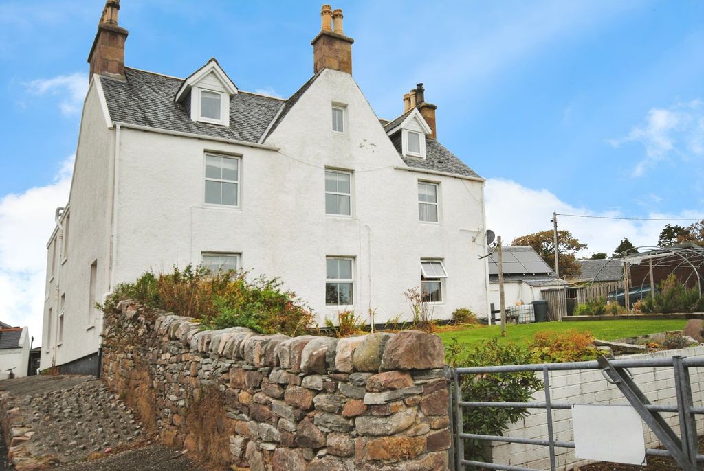 Property photo 1 of 52