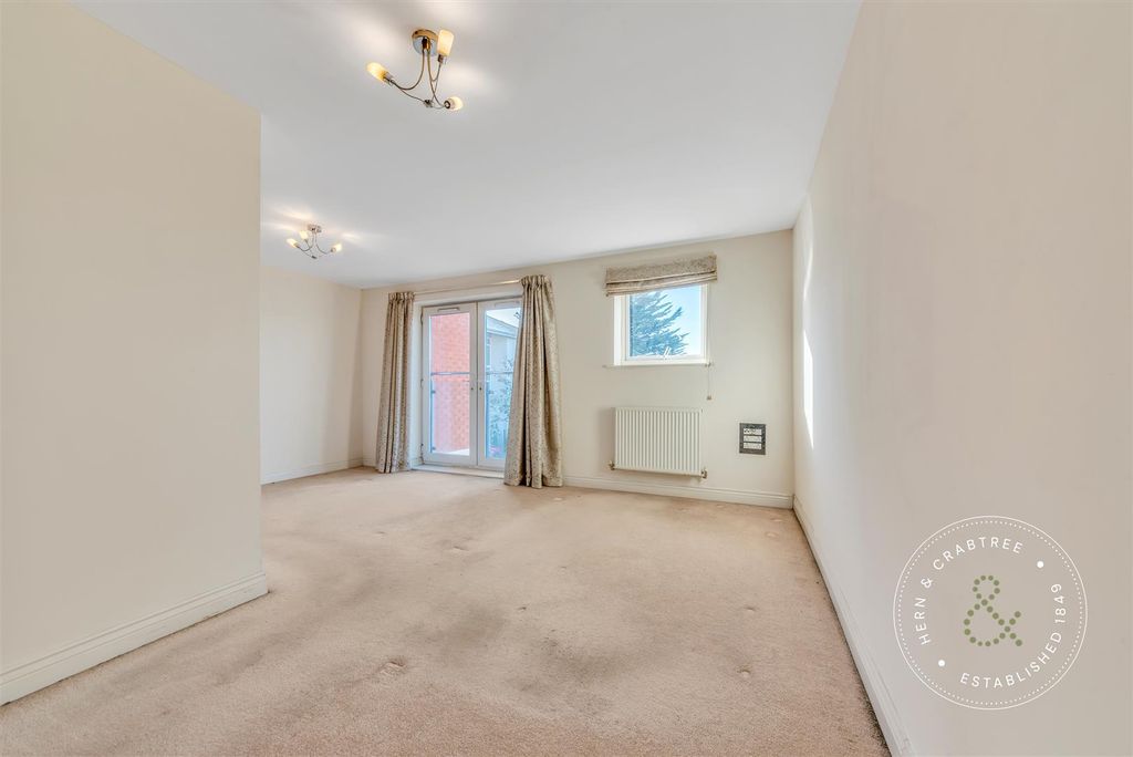 Property photo 2 of 22 Clive-Hall-Court-06.Jpg