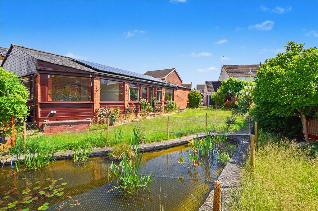 Property photo 2 of 32 Picture No. 02