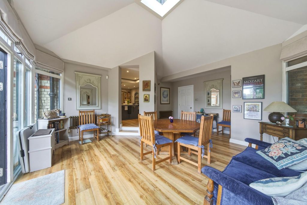 Additional image 6 of 4 bed flat for saleNewcastle Drive, The Park NG7
