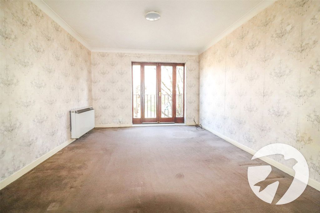 Property photo 2 of 7 Picture No. 12