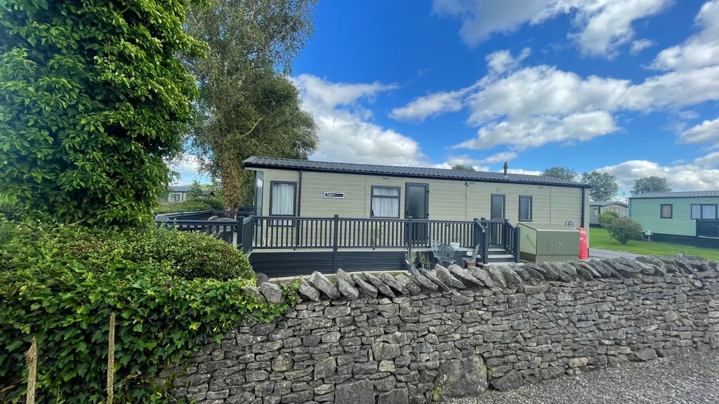 Property photo 1 of 34