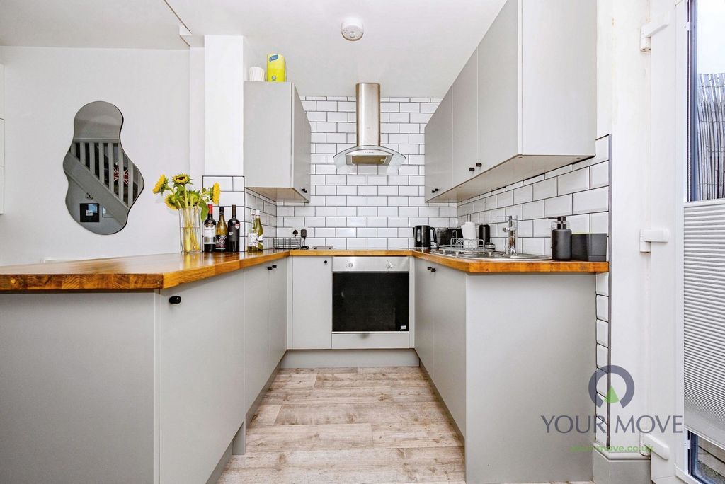 Property photo 3 of 12 Pbox-Img.Jpg