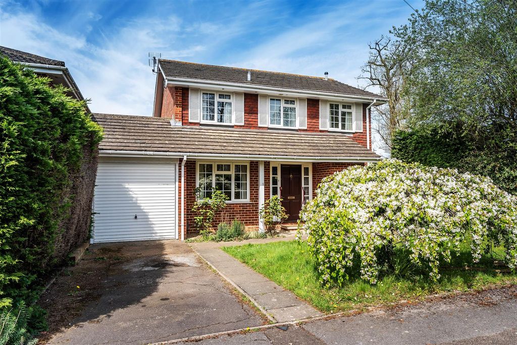 Property photo 1 of 27 1-Bromford-Close-5.Jpg