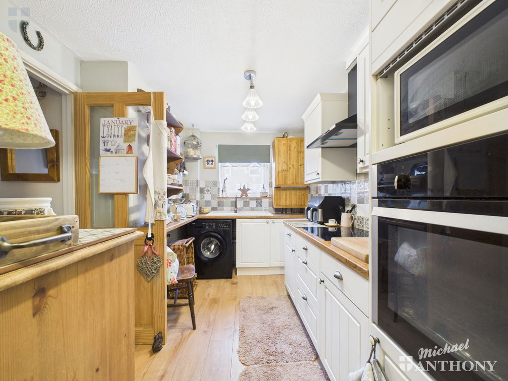 Property photo 2 of 13 Cam03218G0-Pr0877-Still006