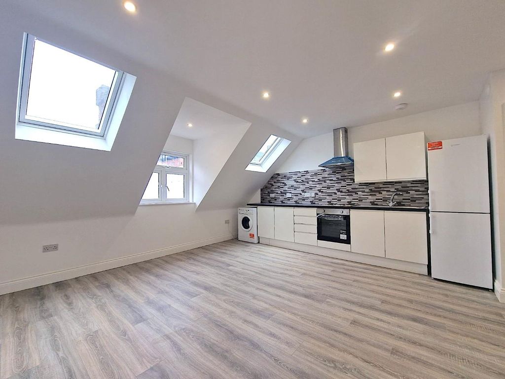 Property photo 3 of 7 F1F09768-7072-4381-8F91-15F1E52B8Dbc.Jpg